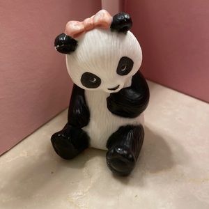 Vintage Avon Panda Sweetheart Porcelain Figurine  Fine Collectibles 1990